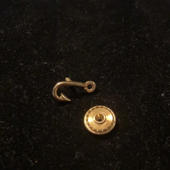 Fish hook tie pin - Picture 3 of 4